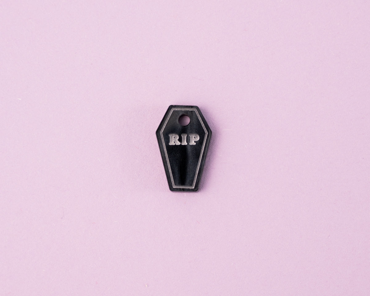 Single coffin pendant