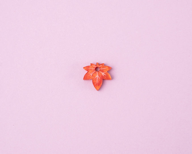 Single Maple Leaf Pendant - Fall Collection