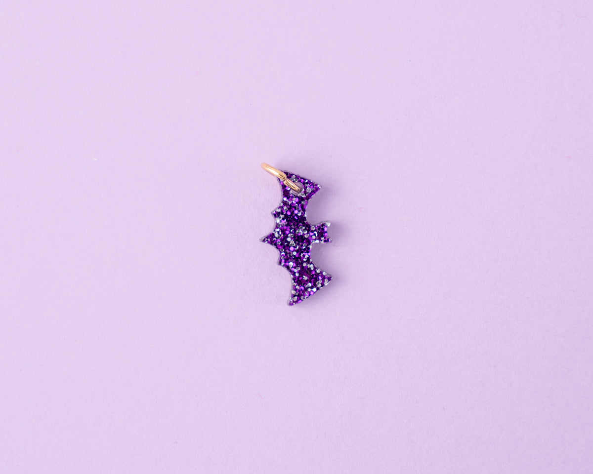 Lila Spooky Glitter Anhänger