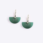 acutecolor Art Deco 'Sun' Hoops in Smaragdgrün