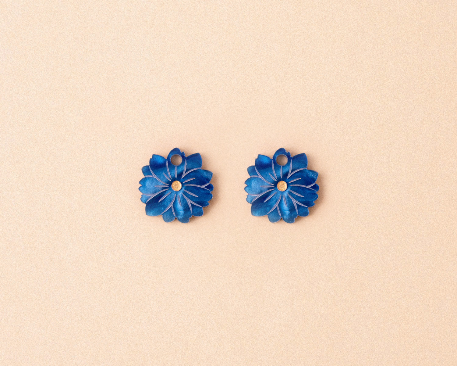 acutecolor Birthflower Juli x Rittersporn Ohrring Set