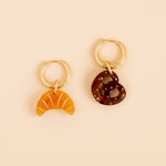 acutecolor Croissant und Brezel Ohrring Set