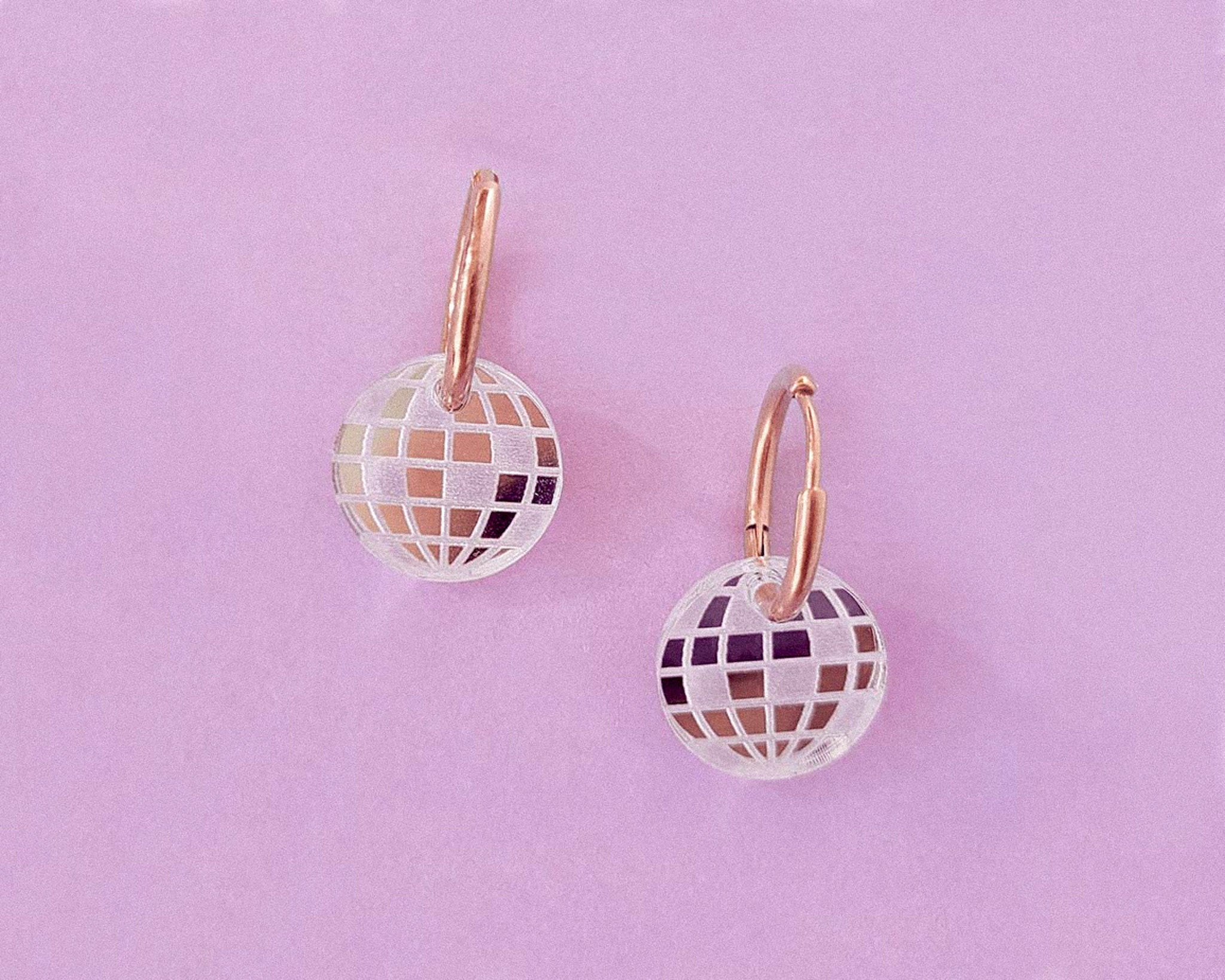 acutecolor Discokugel Ohrring Set mit Edelstahl Hoops