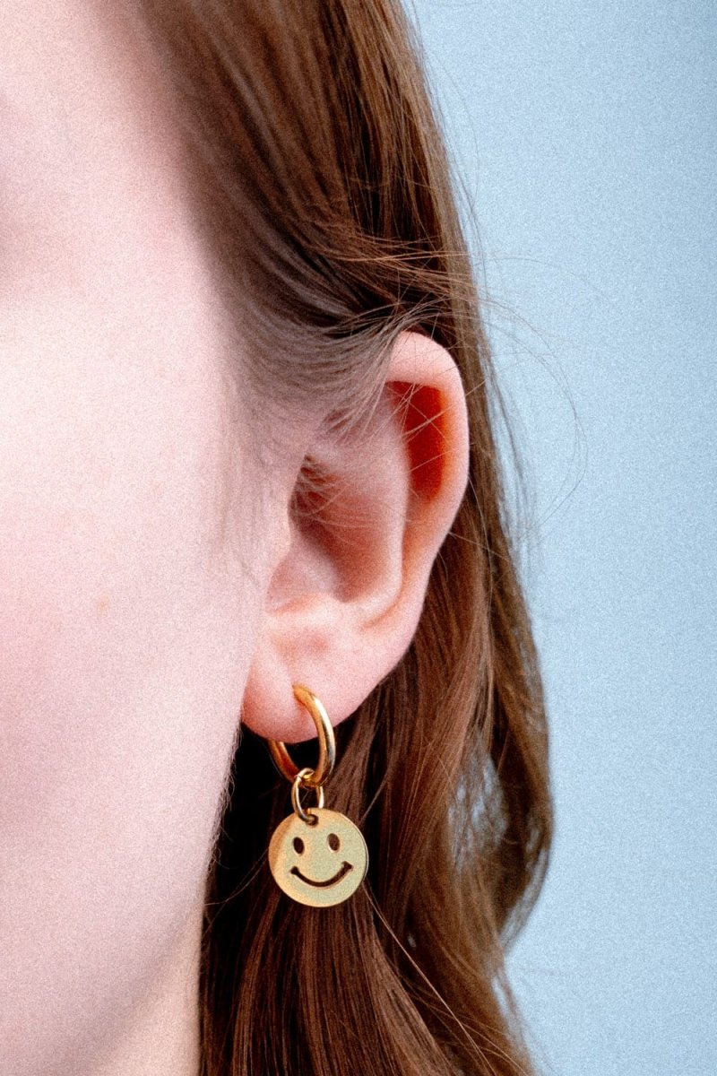 acutecolor Einzelner goldener Smiley Anhänger