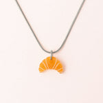 acutecolor Elegante Kette mit Croissant Anhänger