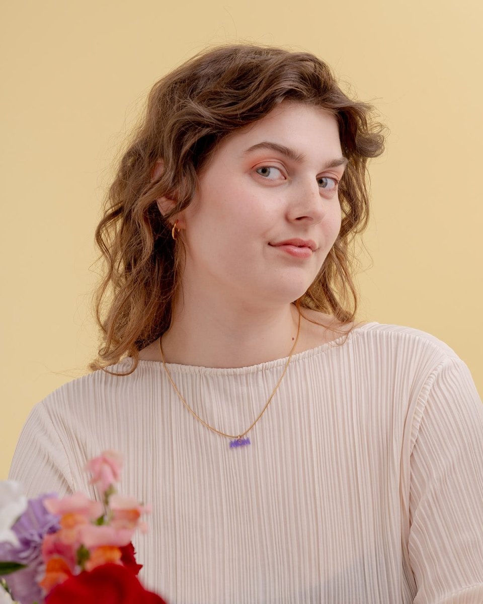 acutecolor Elegante Kette mit Lila Mom Anhänger