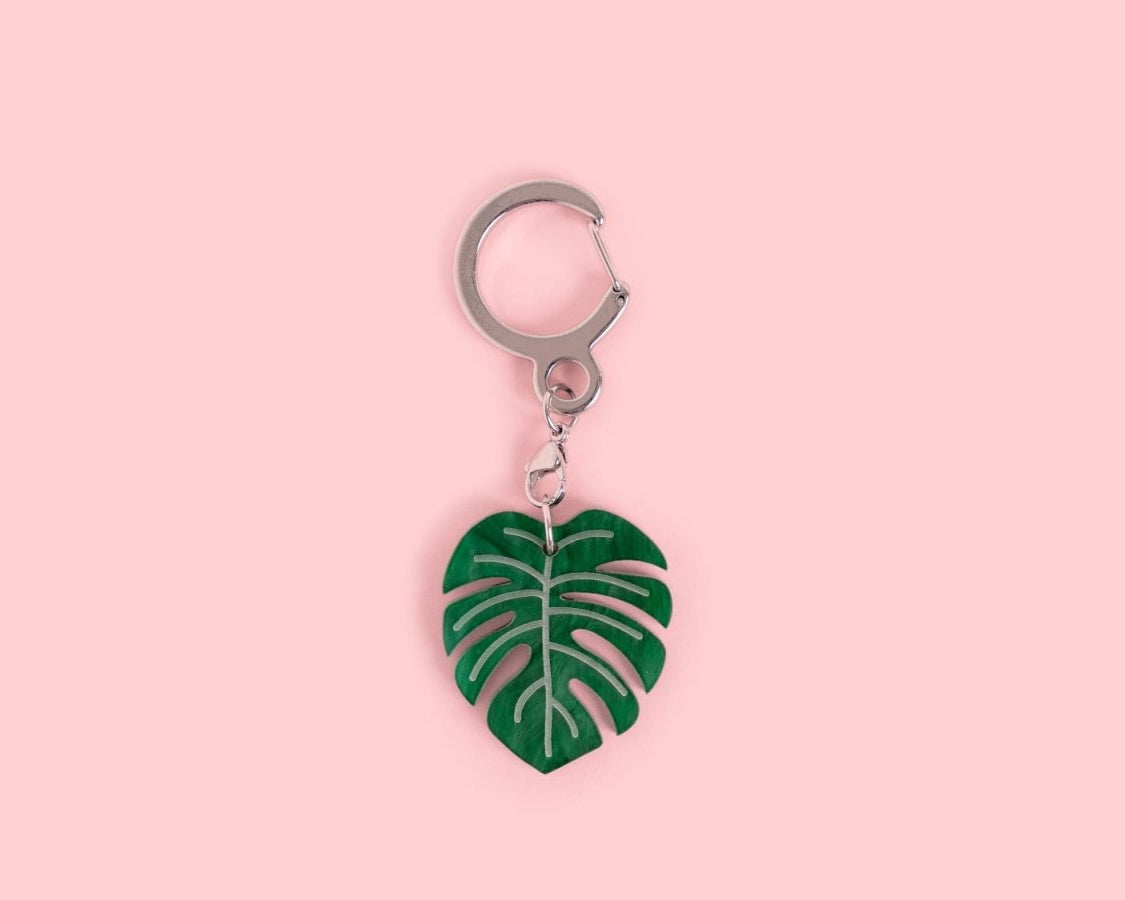 acutecolor Großes Monstera Blatt als Schlüsselanhänger und Taschenanhänger