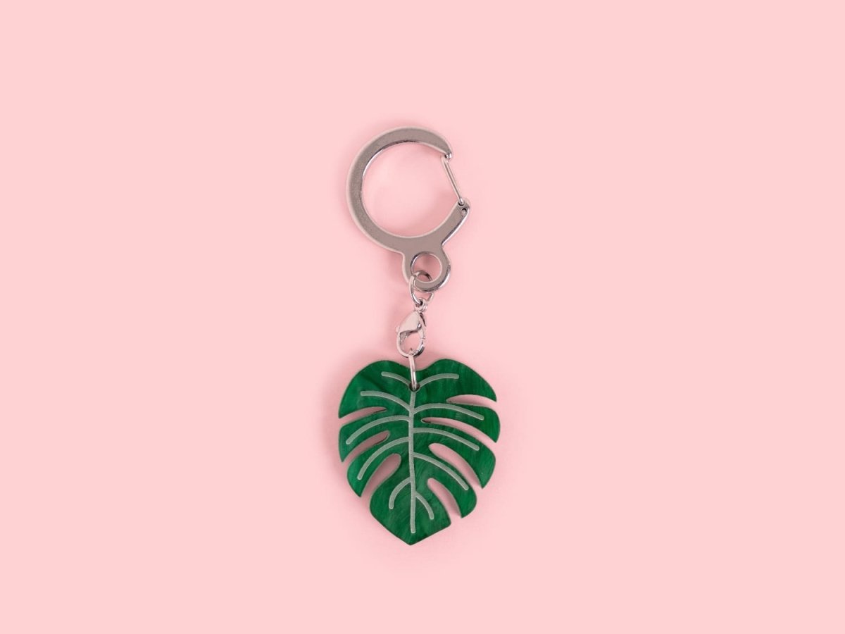 acutecolor Großes Monstera Blatt als Schlüsselanhänger und Taschenanhänger