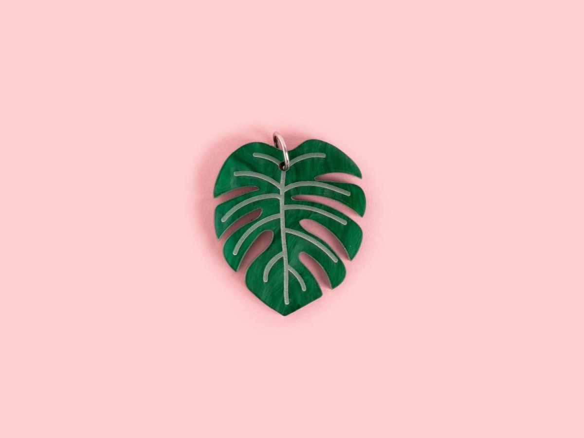 acutecolor Großes Monstera Blatt als Schlüsselanhänger und Taschenanhänger