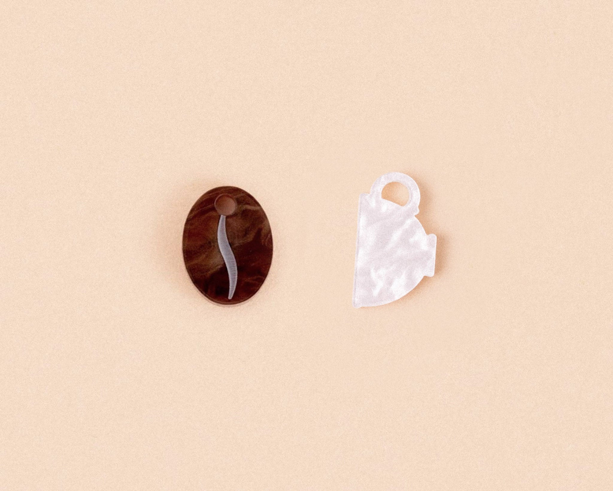 acutecolor Kaffeebohne und Kaffeetasse Ohrring Set