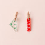 acutecolor Mismatch Geodreieck und Lineal Ohrring Set