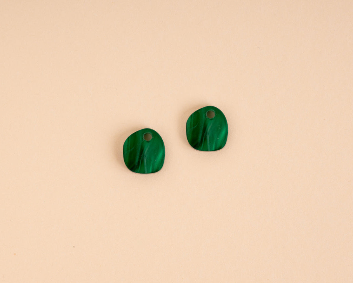 acutecolor Pebble in Smaragdgrün Perlmutt mit Edelstahl Hoops