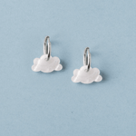 acutecolor Perlmuttweiße Wolken Ohrringe mit Hoops