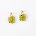 acutecolor Squiggly Blumen Ohrring Set in Matcha