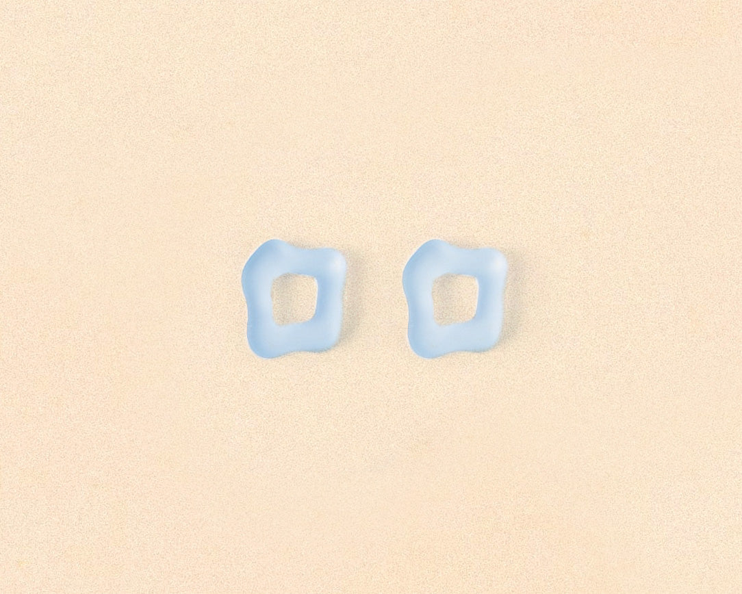 acutecolor Wavy Shape Ohrring Set in Ice