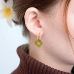 acutecolor Wavy Shape Ohrring Set in Matcha