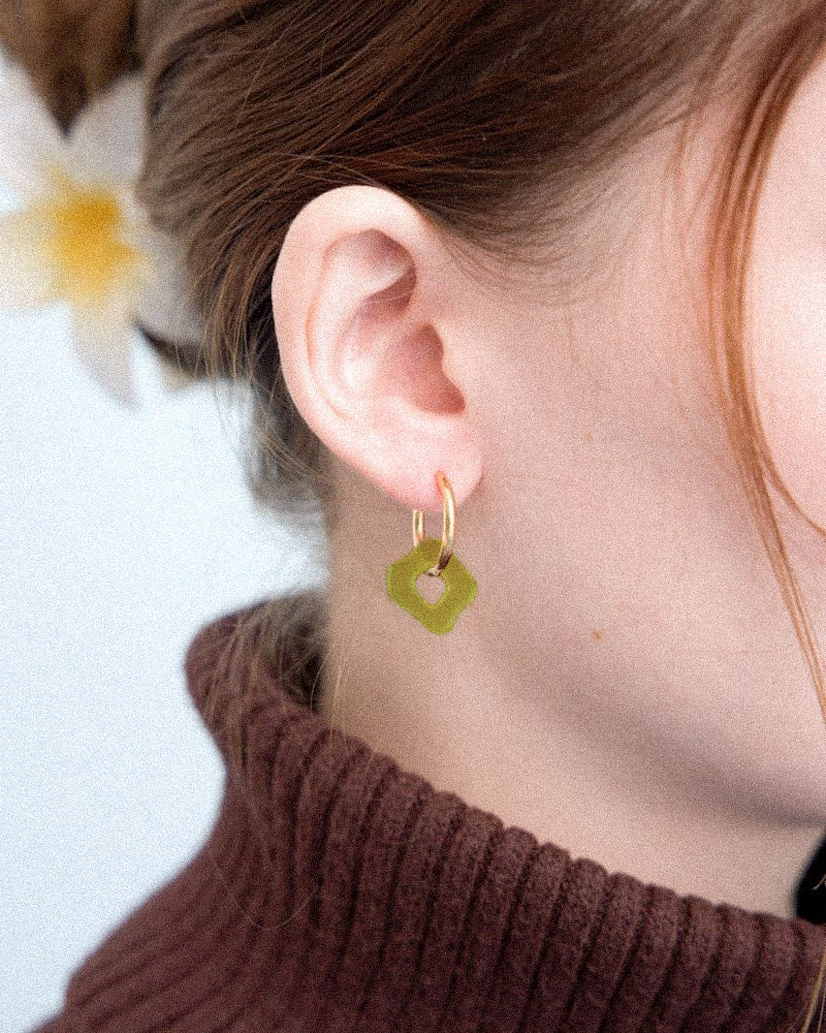 acutecolor Wavy Shape Ohrring Set in Matcha