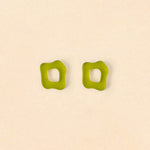 acutecolor Wavy Shape Ohrring Set in Matcha