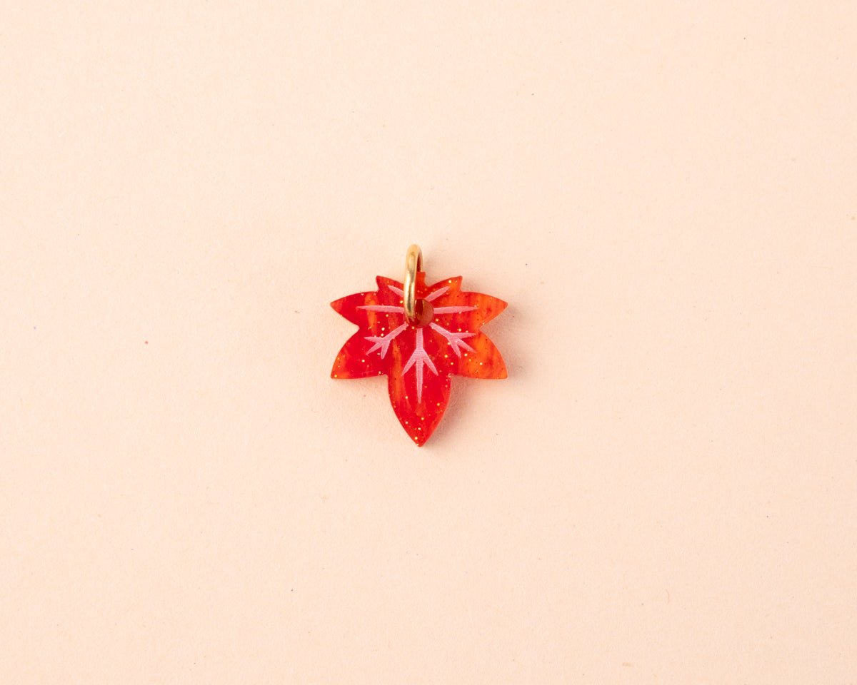 Einzelner Ahorn Blatt Anhänger - acutecolor