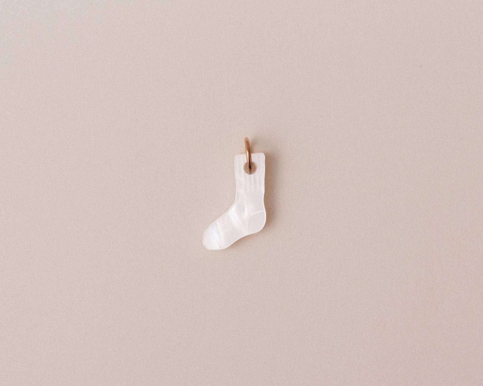 Einzelner weißer Socken Anhänger - acutecolor