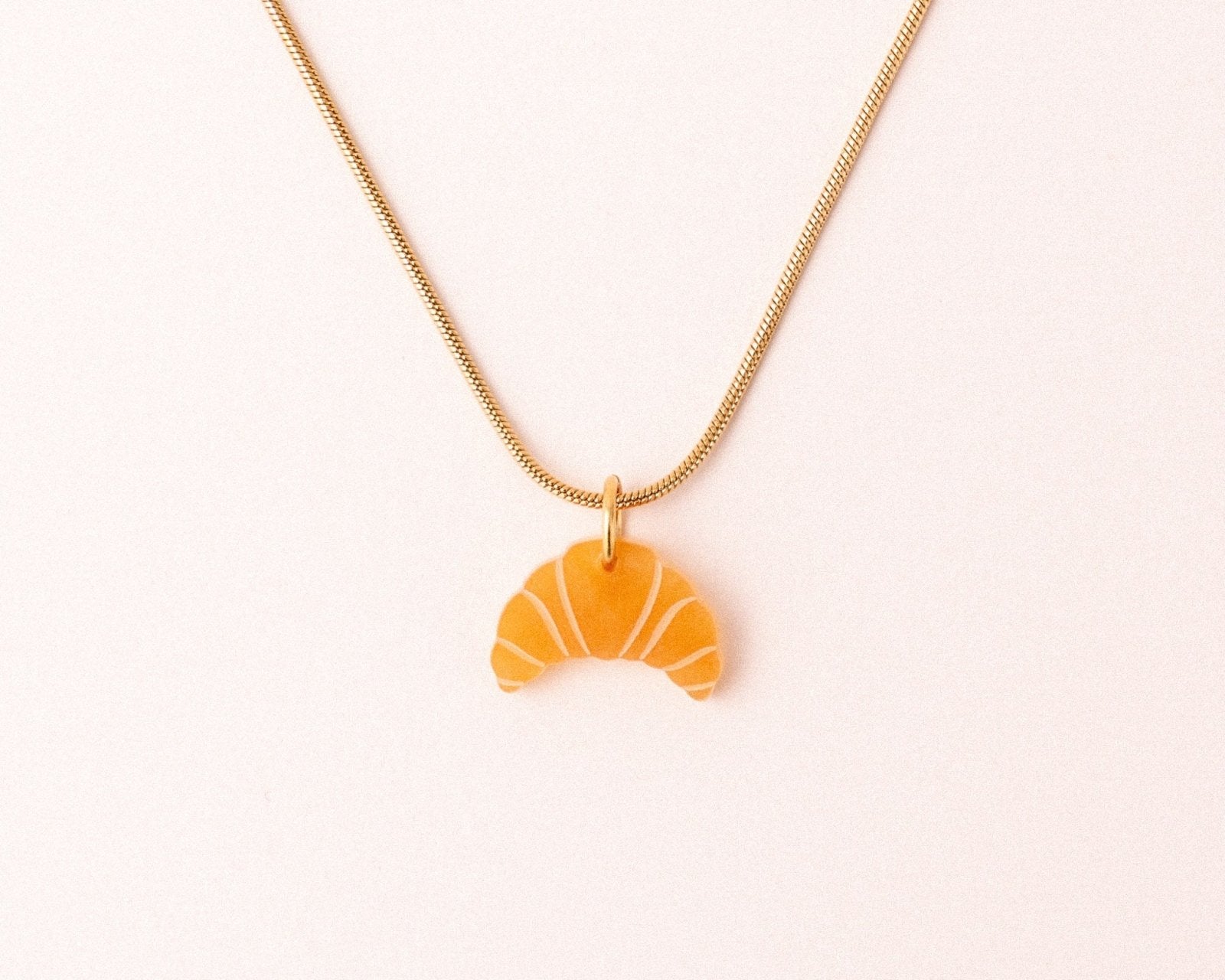 Elegante Kette mit Croissant Anhänger - acutecolor