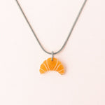 Elegante Kette mit Croissant Anhänger - acutecolor