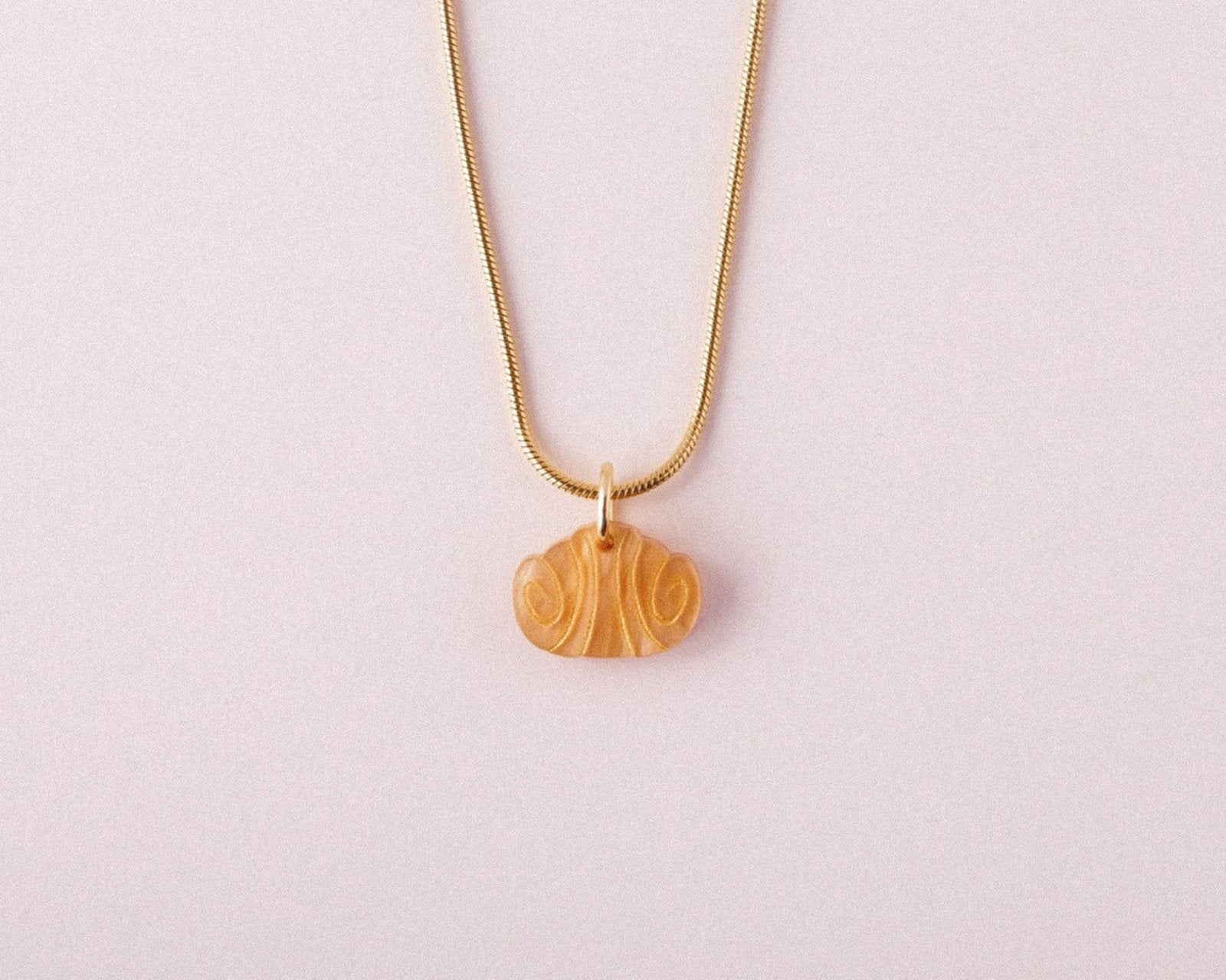 Elegante Kette mit Franzbrötchen - acutecolor