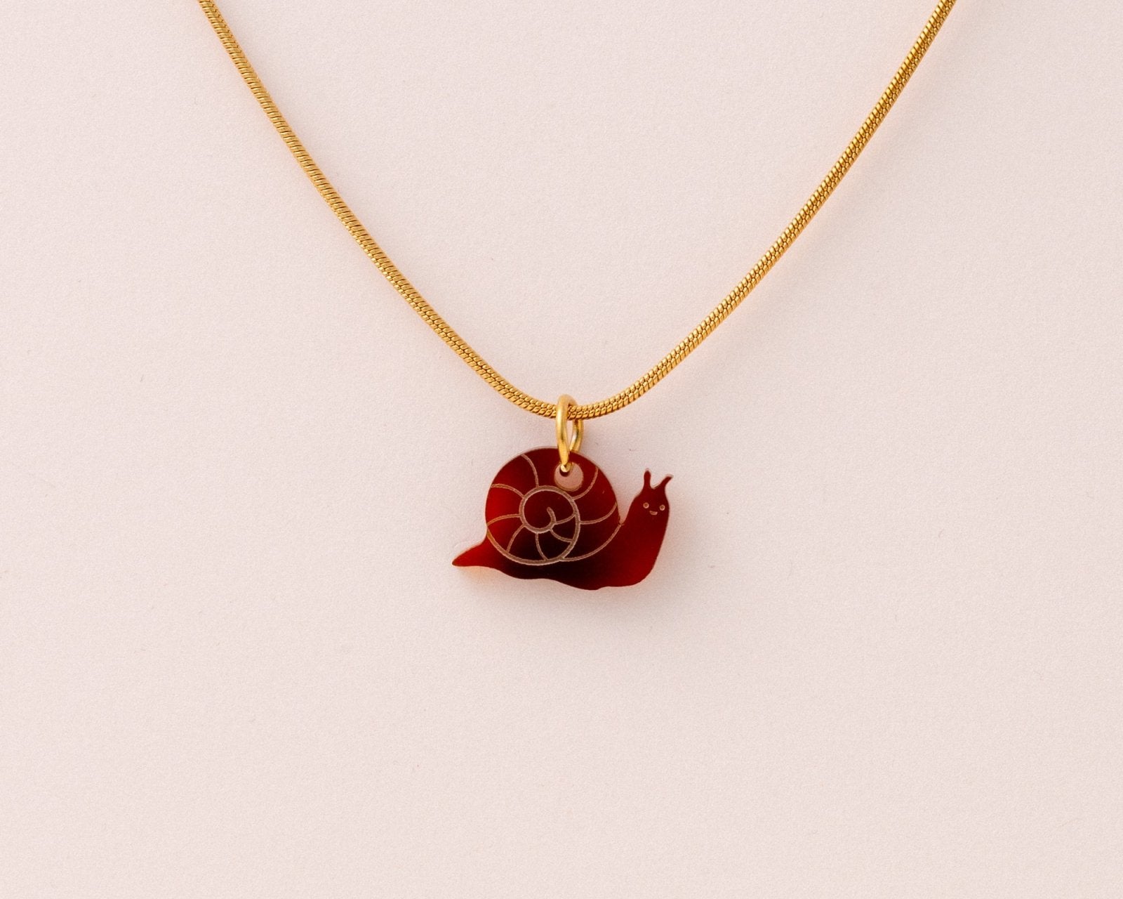 Elegante Kette mit Schnecken Anhänger - acutecolor