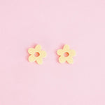 Midi Blumen Hoop Ohrringe in Buttergelb - acutecolor