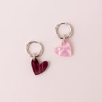 Mismatch Herzen Ohrringe in Rosa Perlmutt und Weinrot - acutecolor