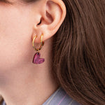 Mismatch Herzen Ohrringe in Rosa Perlmutt und Weinrot - acutecolor