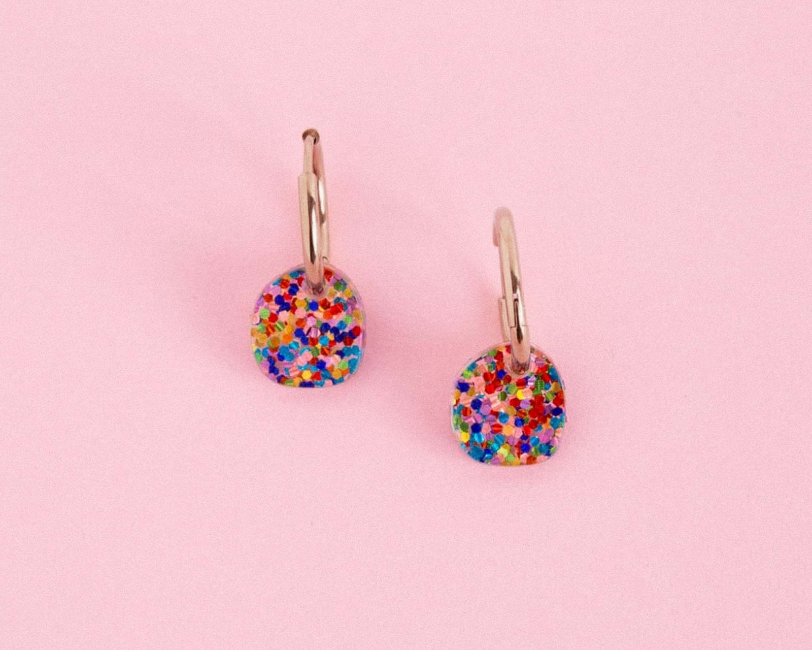 Pebble in Rainbow Konfetti - acutecolor