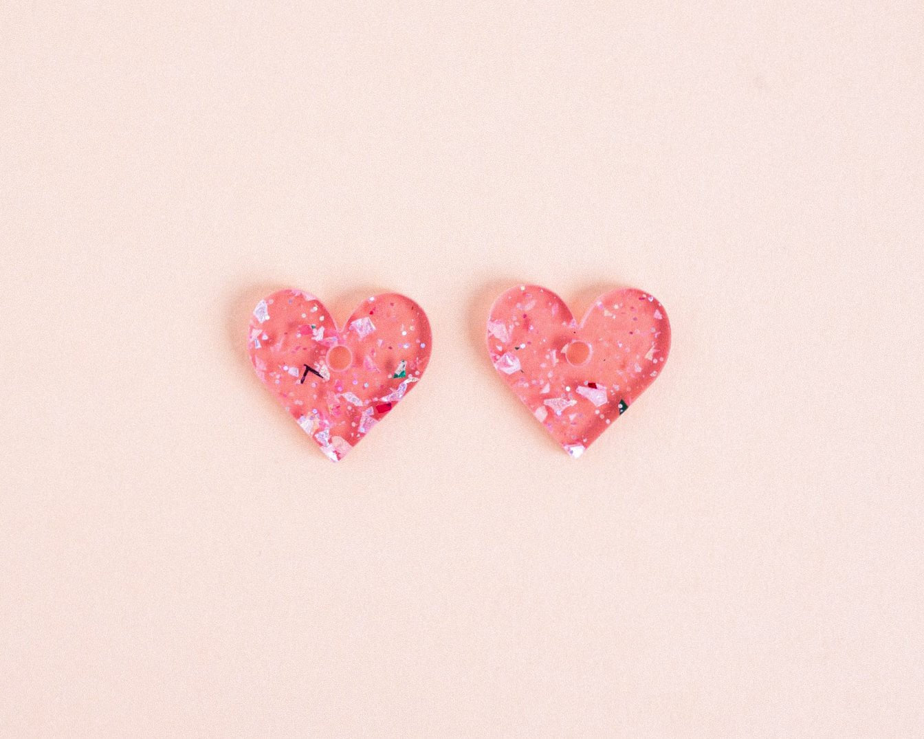 Pink Glitzer Konfetti Herz Ohrringe - acutecolor