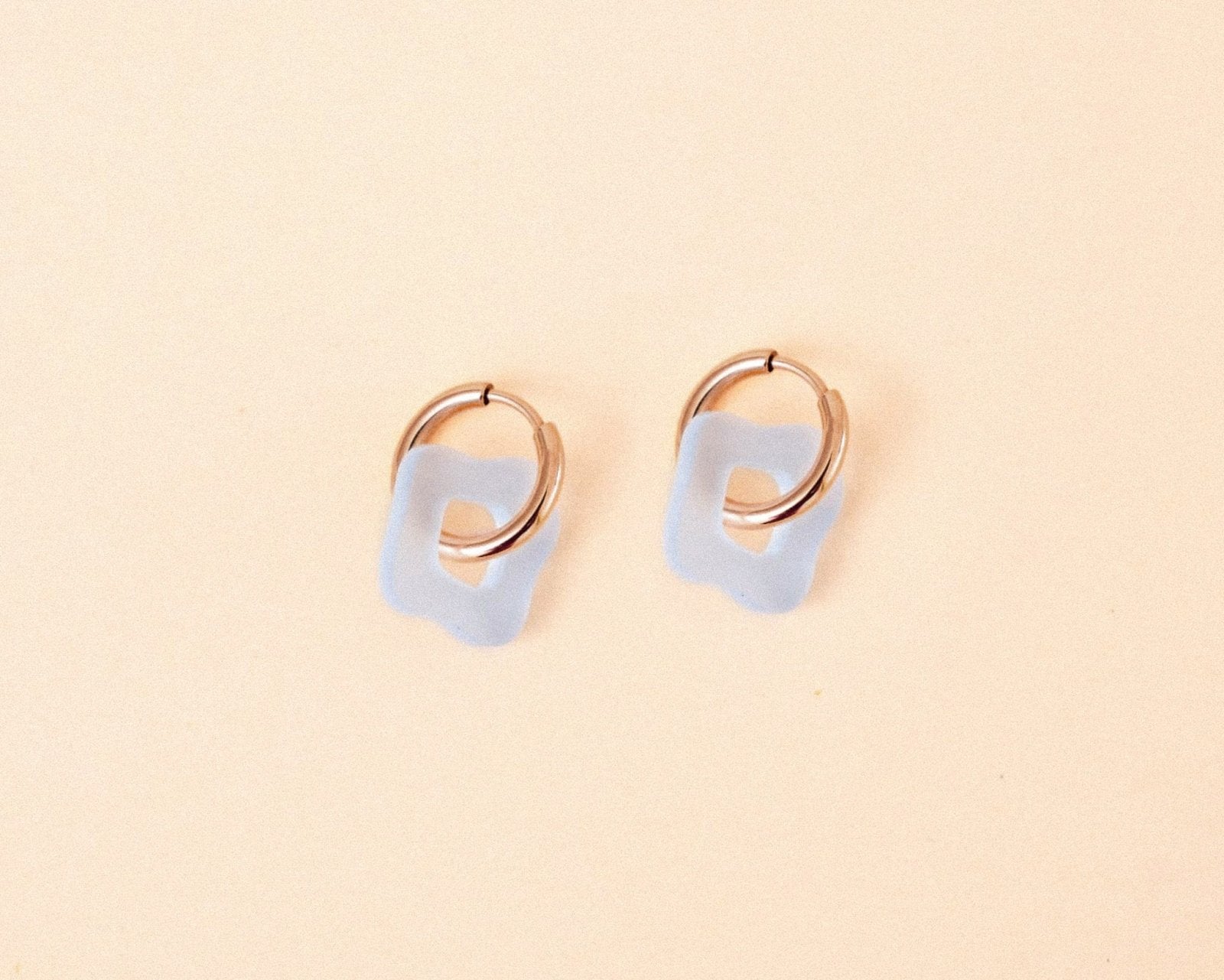 Wavy Shape Ohrring Set in Ice - acutecolor