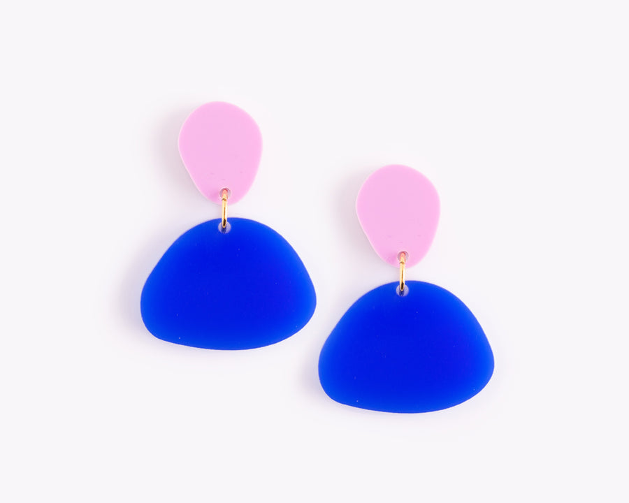 Runde Colorblock Ohrringe 'Pebble' in Fuchsia + Kobalt
