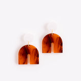 'Arch' arch stud earrings in amber + mother of pearl