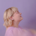 acutecolor Colorblock 'Arch' Bogen Ohrstecker in Leopard + Flieder