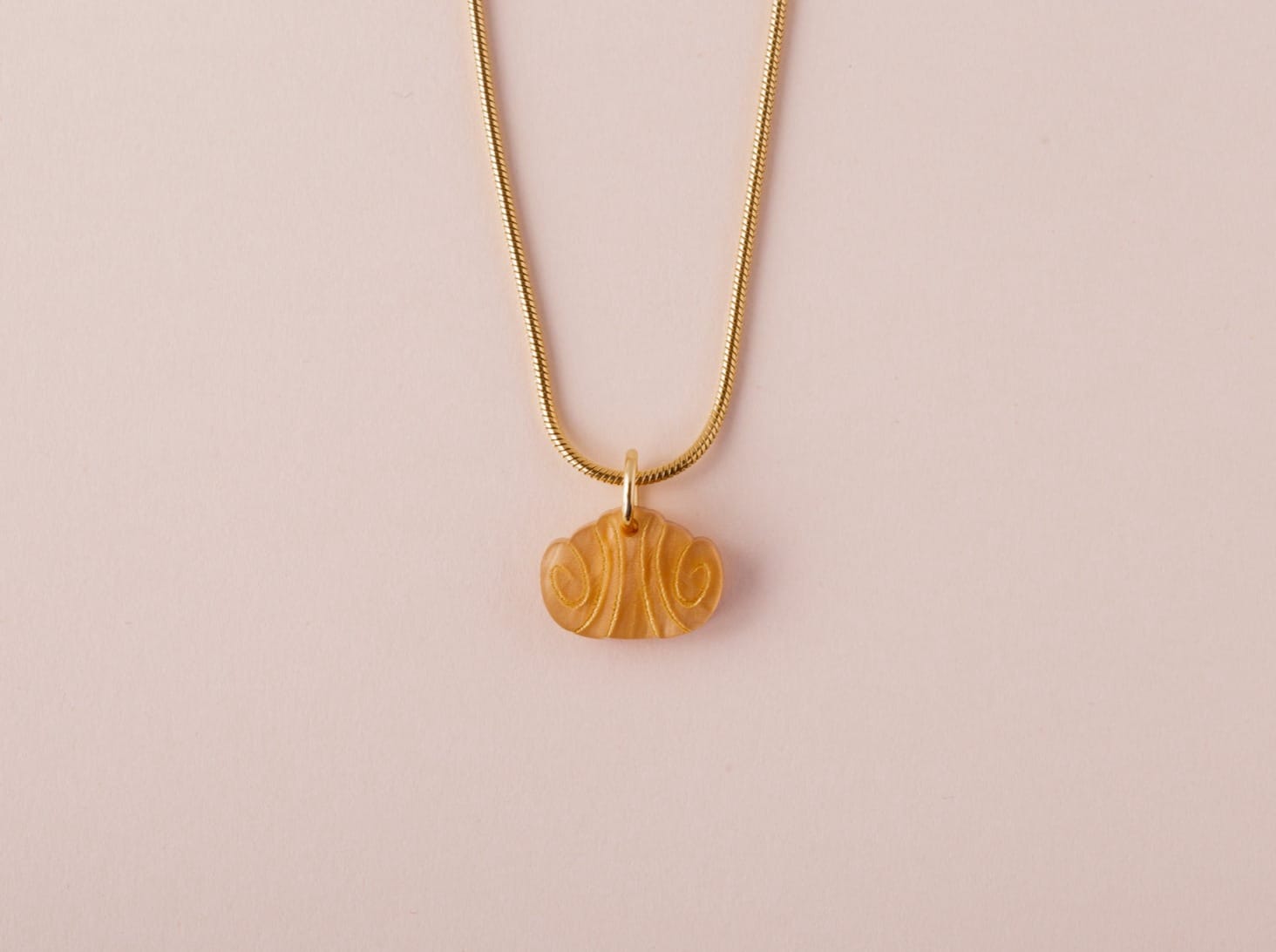 acutecolor Elegante Kette mit Franzbrötchen