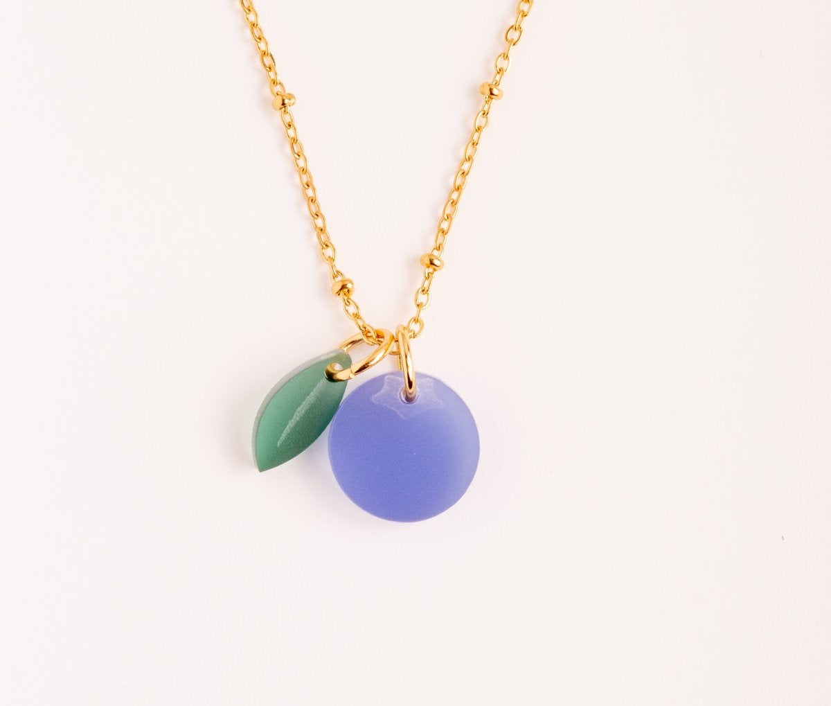 acutecolor Kette mit Blaubeere und Blatt Anhänger