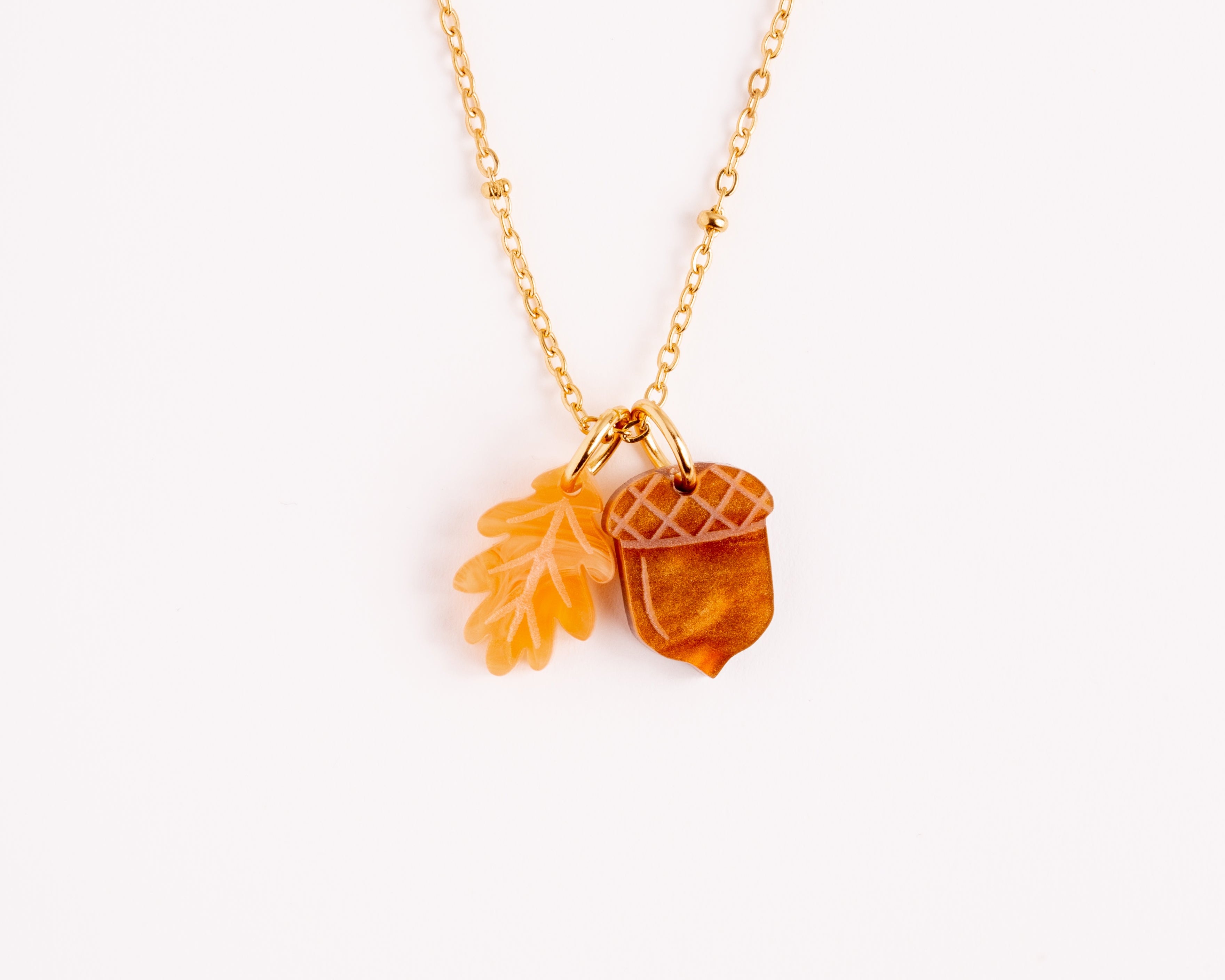 acutecolor Kette mit Eichel und herbstlichem Eichenblatt
