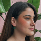 acutecolor Pebble in Smaragdgrün Perlmutt mit Edelstahl Hoops