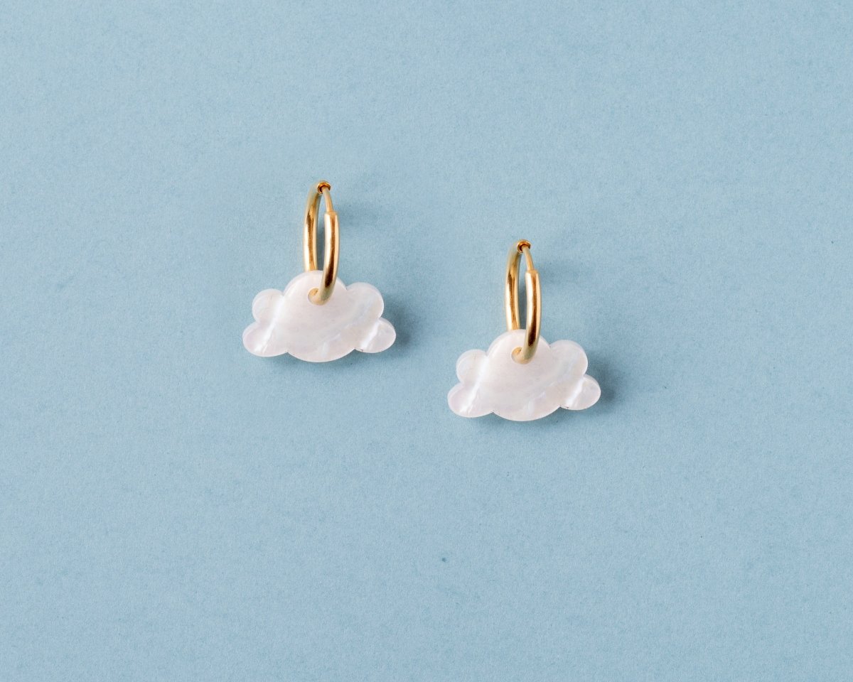 acutecolor Perlmuttweiße Wolken Ohrringe mit Hoops