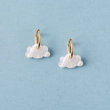 acutecolor Perlmuttweiße Wolken Ohrringe mit Hoops